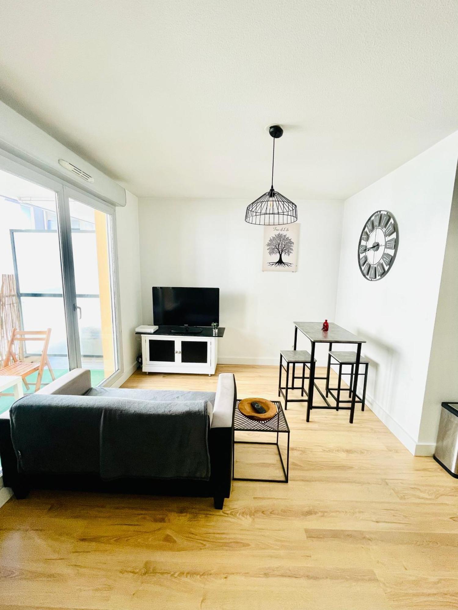 Appartement Avec Place De Parking Et Piscine วิลฟร็องช์-ซูร์-โซน ภายนอก รูปภาพ