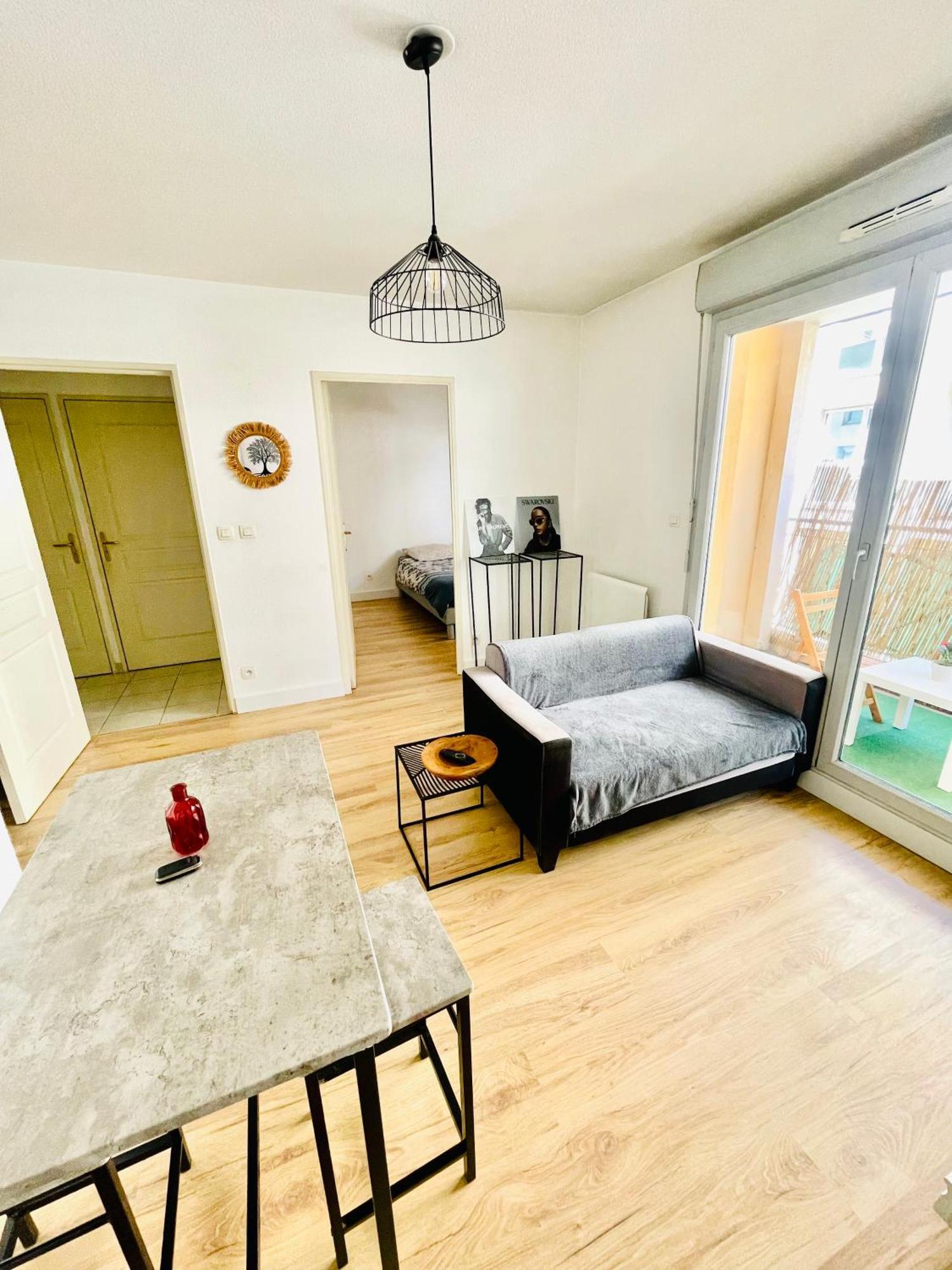 Appartement Avec Place De Parking Et Piscine วิลฟร็องช์-ซูร์-โซน ภายนอก รูปภาพ