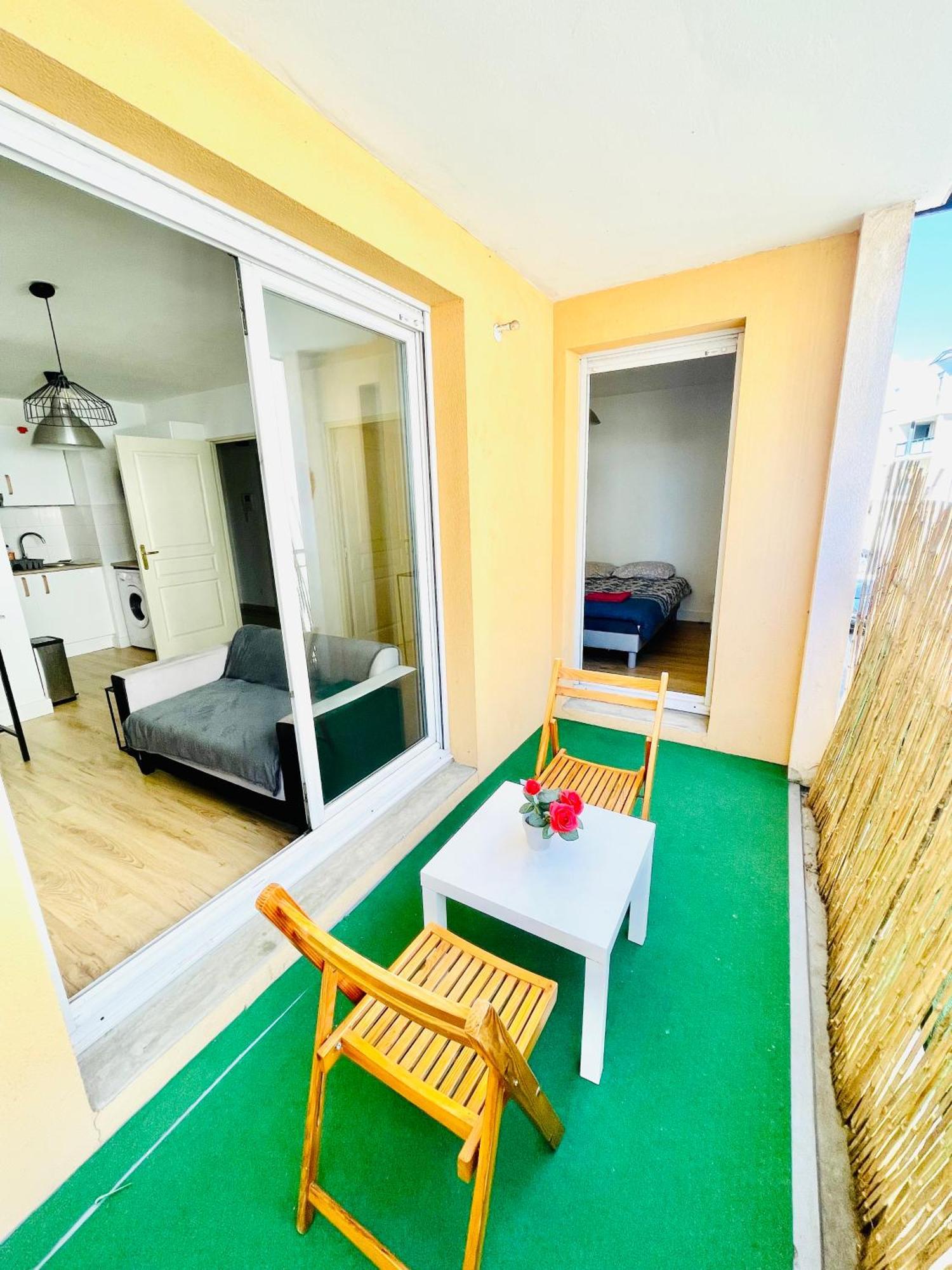 Appartement Avec Place De Parking Et Piscine วิลฟร็องช์-ซูร์-โซน ภายนอก รูปภาพ